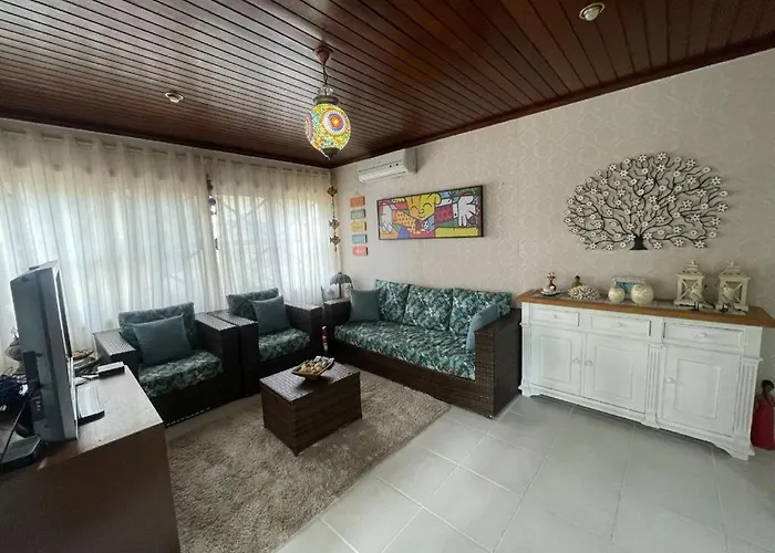 Linda Casa Condomínio